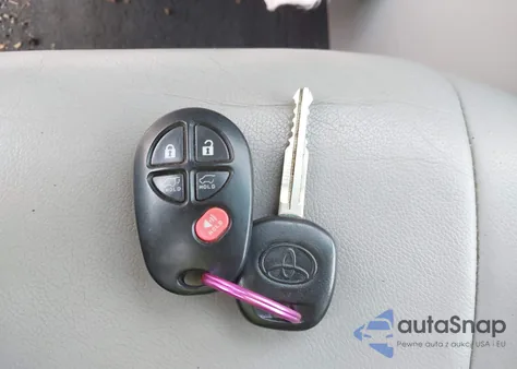 2012 Toyota Highlander Se V6 z USA, uszkodzony, nr VIN 5TDBK3EH9CS144344